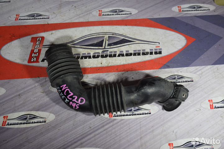 Патрубок воздушного фильтра c Toyota Raum NCZ20 1N