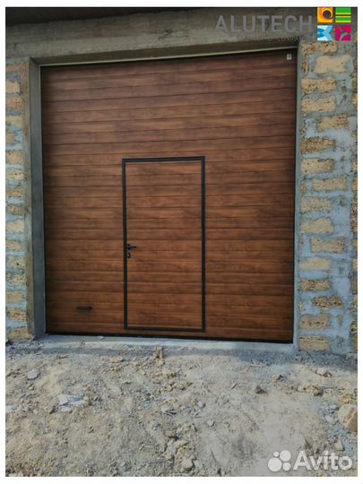 Секционные ворота для гаража alutech