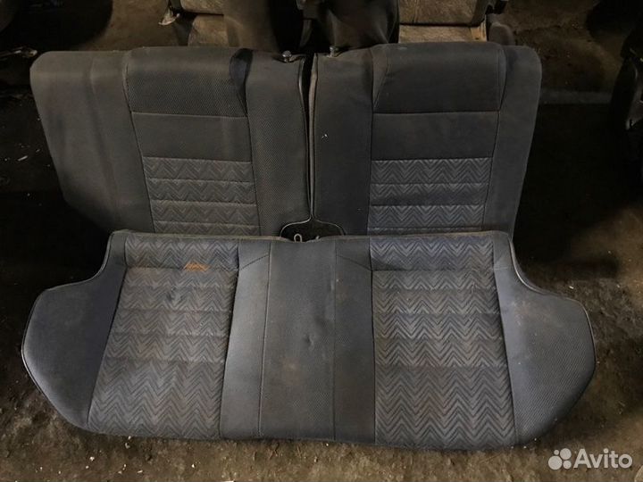 Сиденья комплект Toyota Sprinter Carib AE95G 4AFE