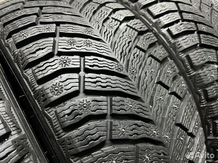 Michelin X-Ice North 4 215/55 R17