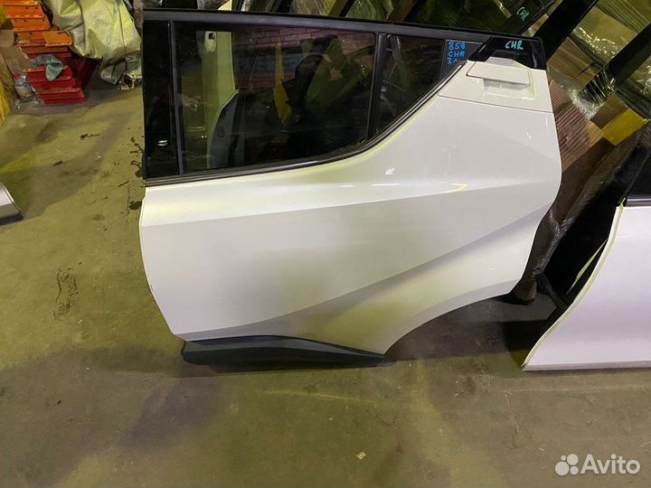 Задняя левая дверь Toyota C-HR (2016-2023)