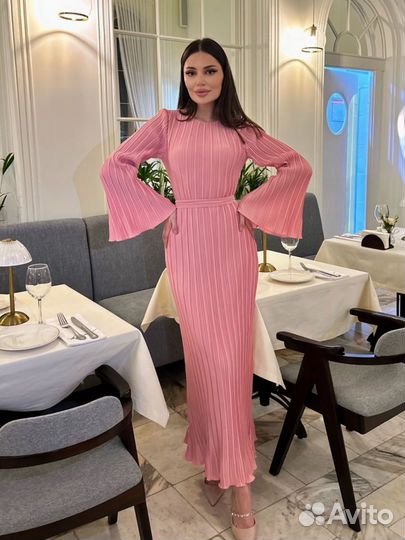 Роскошное вечернее платье