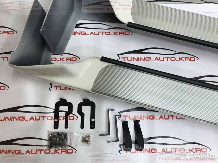 Подножки (пороги) Toyota Land Cruiser 100