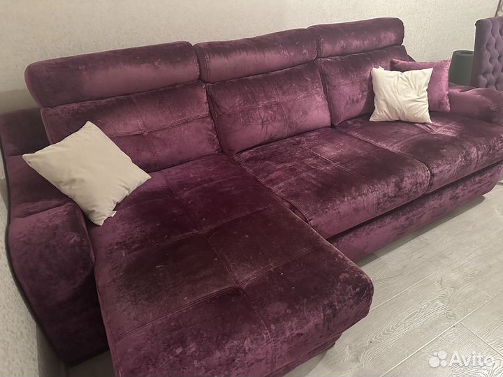 Большой угловой диван