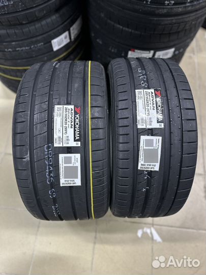 Yokohama Advan Sport V107 255/35 R20 и 285/30 R20 99Y