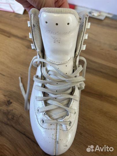 Фигурные коньки risport