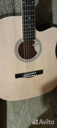 Акустическая гитара