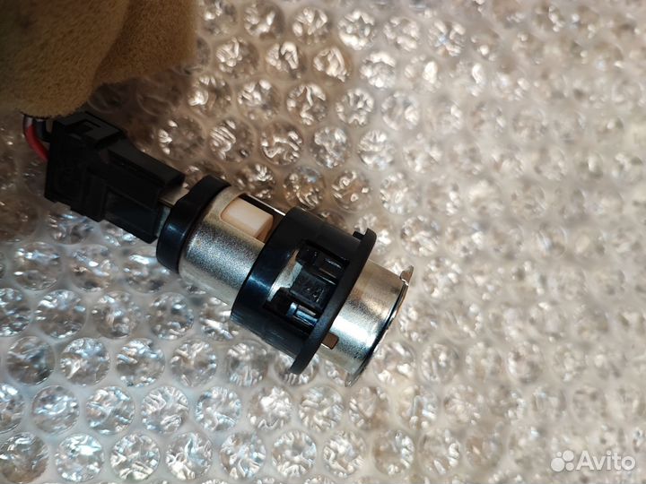 Прикуриватель Nissan Juke F15