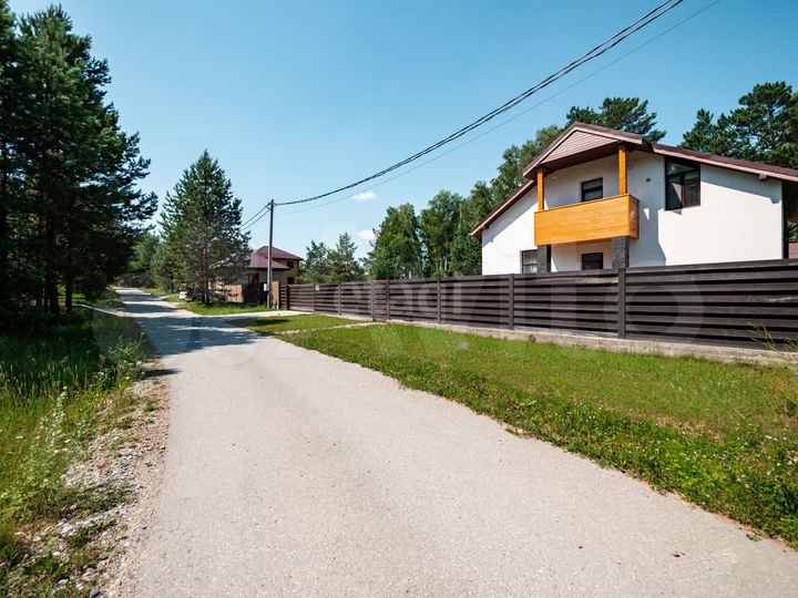 Коттедж 218 м² на участке 10 сот.