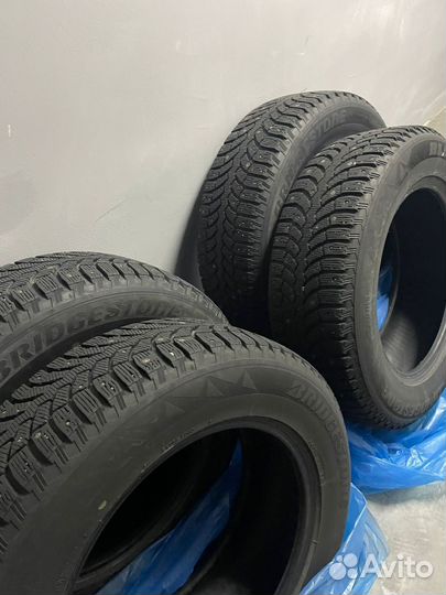 Bridgestone Blizzak Spike-01 225/65 R17