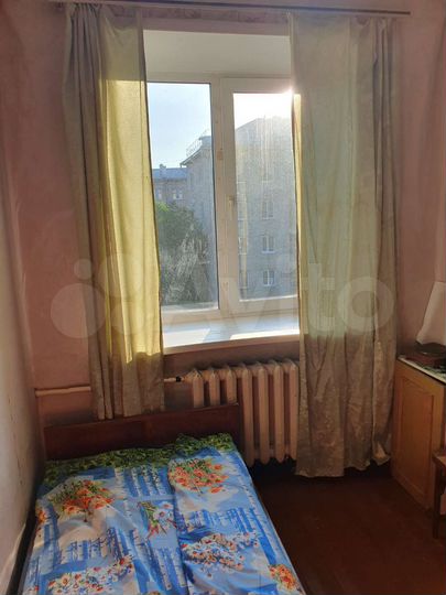 Комната 11 м² в 4-к., 4/4 эт.