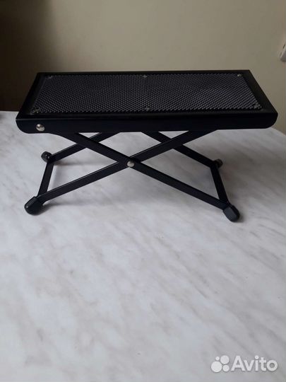 Подставка под ногу гитариста