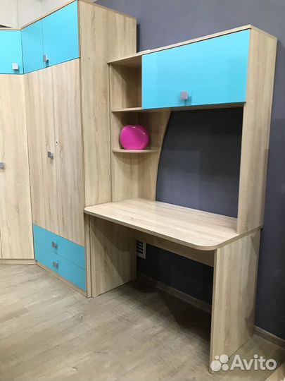 Полка надстройка над столом/Стол с полкой