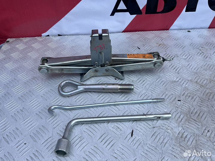 Домкрат штатный Nissan X-Trail T31