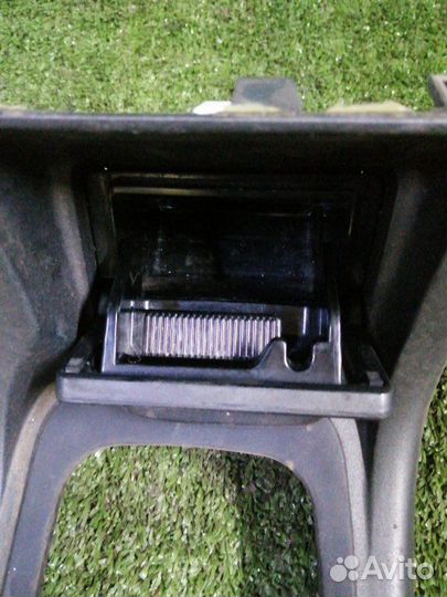 Накладка рычага АКПП Nissan Sunny FB15 QG15 1999