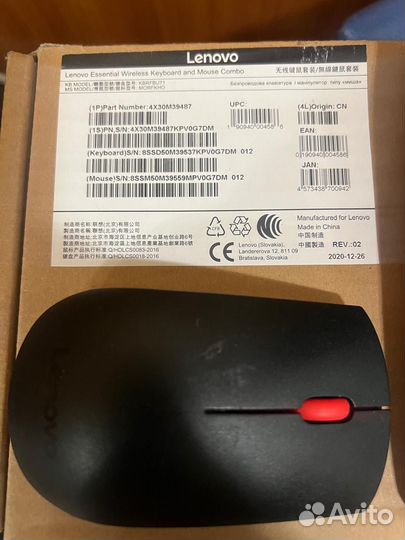 Беспроводная клавиатура и мышь Lenovo Essential