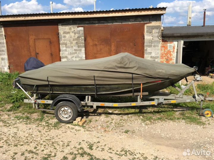 Катер с мотором