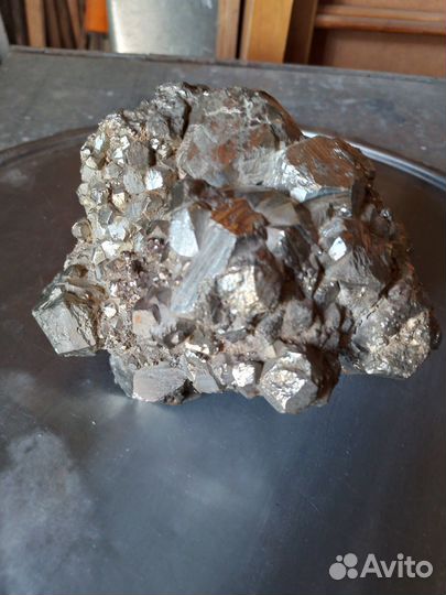 Друза пирита и др. камни и минералы