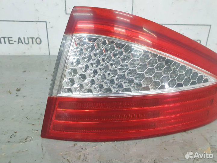 Фонарь Ford Mondeo 4 2.3 2008