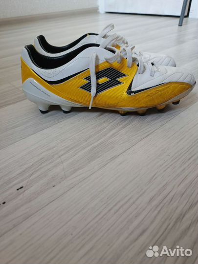 Футбольные бутсы