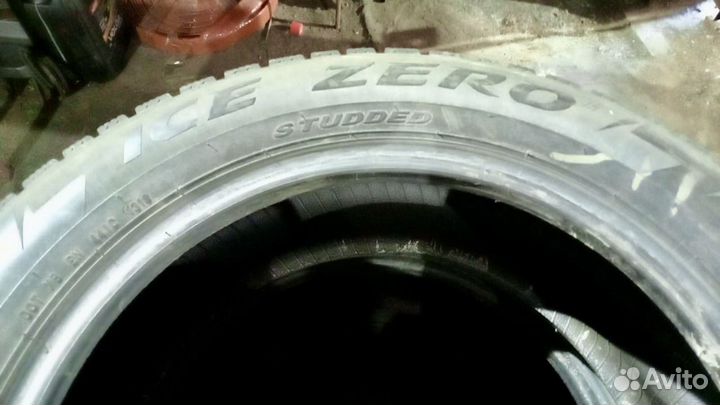 Pirelli Ice Zero 225/55 R17