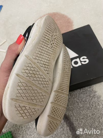 Кроссовки adidas