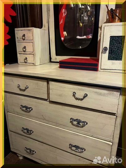 Старинное трюмо с зеркалом