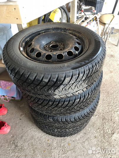 Yokohama Ice Guard IG65 215/60 R16