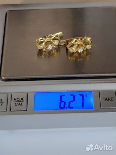 Золотые серьги с бриллиантами 750
