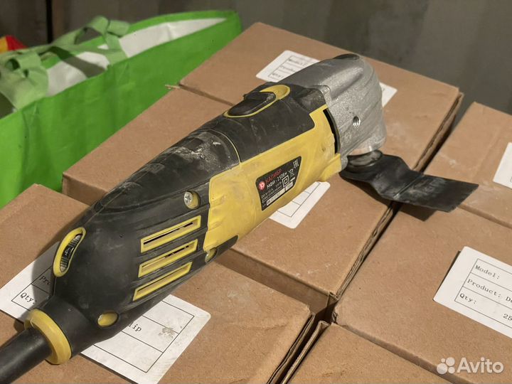 Многофункциональный инструмент-реноватор Калибр