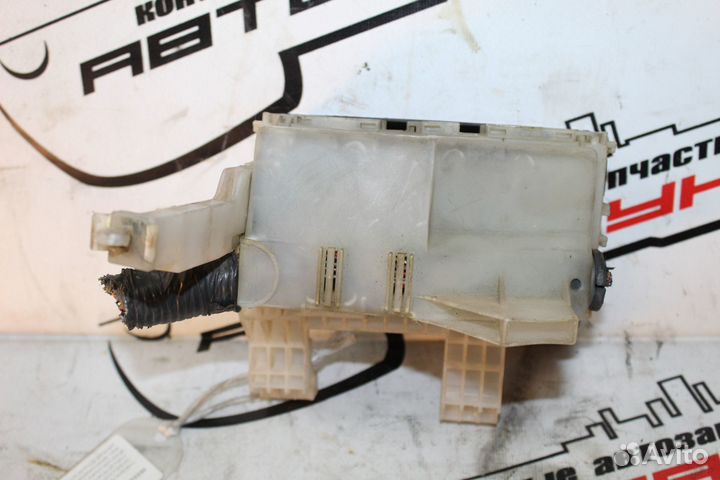 Блок предохранителей nissan X-trail NT30 PNT30 T30 QR20-DE SR20-VET 8H310 под капот реле большой 243