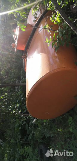 Бочка емкость (цистерна металлическая) 1,8 т