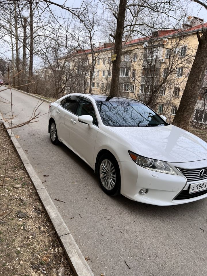 Lexus ES: фото владельца