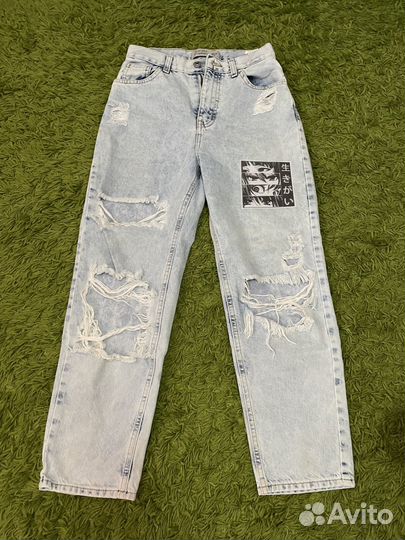Джинсы с аниме принтом