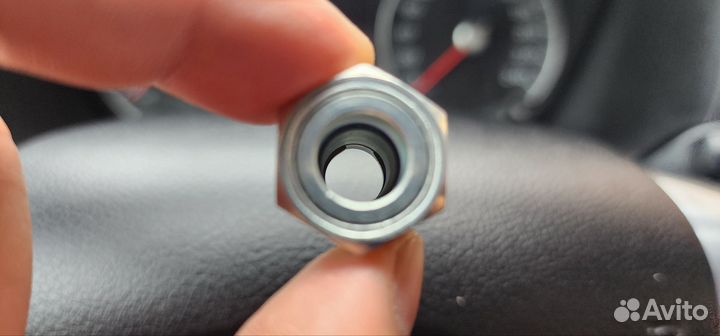 Штуцер насоса гур