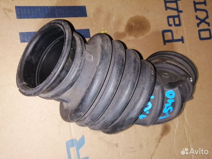 Патрубок воздушного фильтра Ford Focus 3 1.6