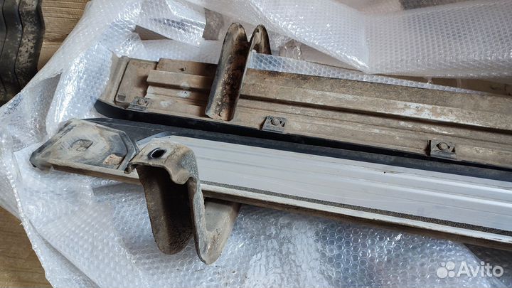 Подножка (порог) Mitsubishi