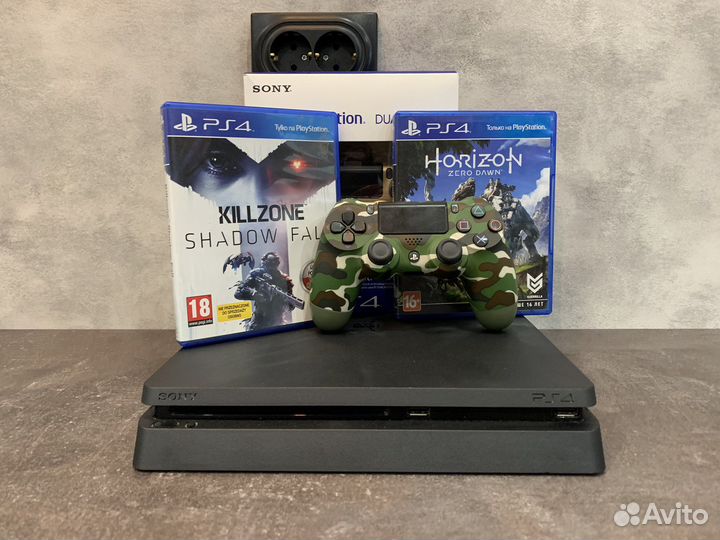 Sony PlayStation 4 Slim + 550 игр