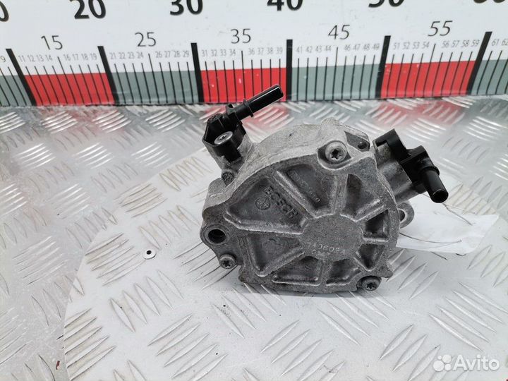 Насос вакуумный Volvo V60 рест. 2014