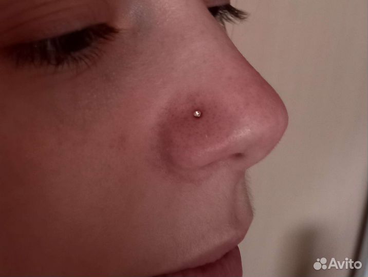 Мастер пирсинга