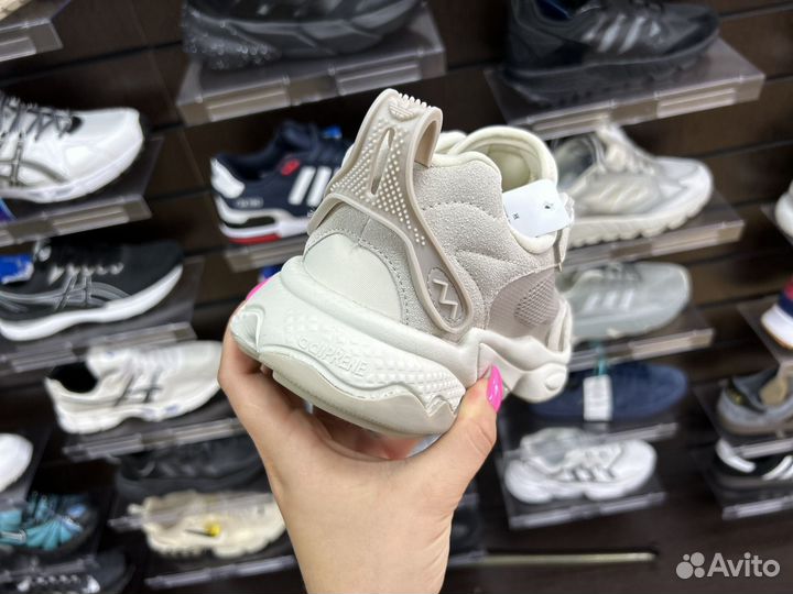 Кроссовки Adidas ozweego