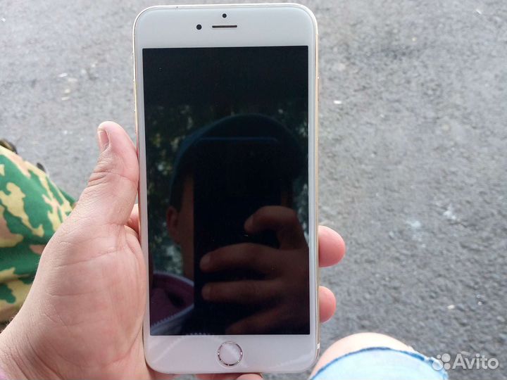 Телефон iPhone 6s