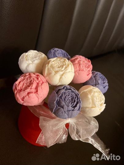 Сладкие букеты из шоколада