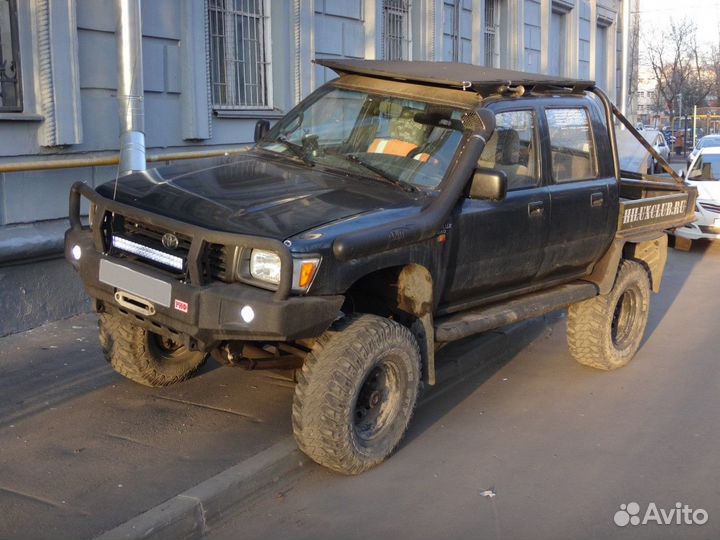 Toyota Hilux 2.4 МТ, 1997, 255 000 км