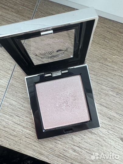 Хайлайтер для лица Pretty Vulgar