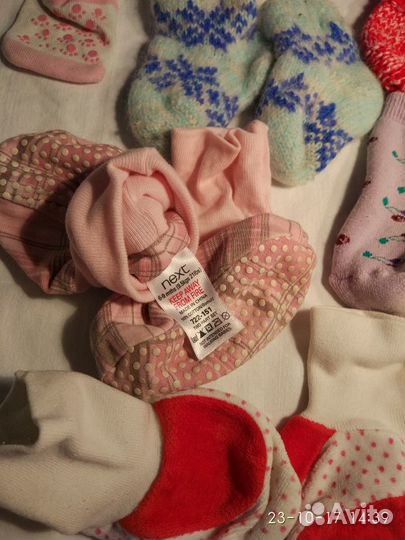 Носочки пинетки и шапки дев