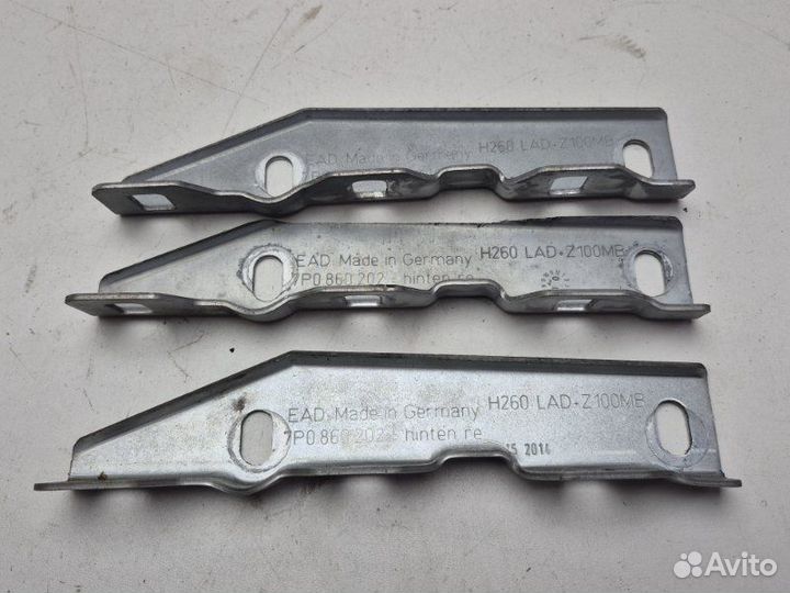 Кронштейн рейлингов задний правый Volkswagen