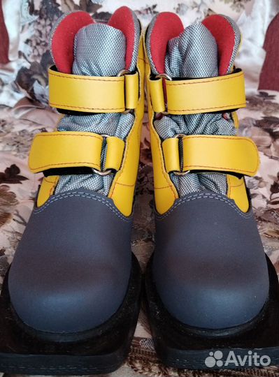 Лыжные ботинки