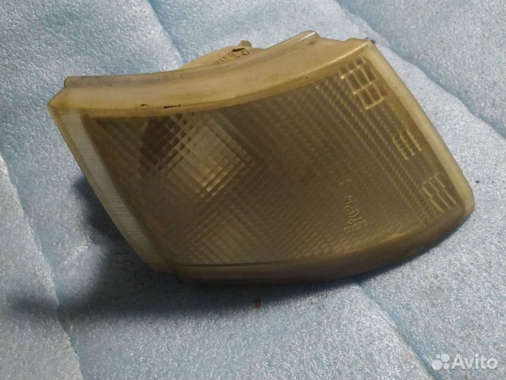 Поворотник правый ваз 2110