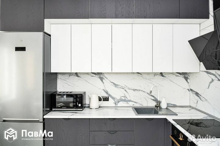 Кухонный гарнитур с покрытием шпон высотой 272